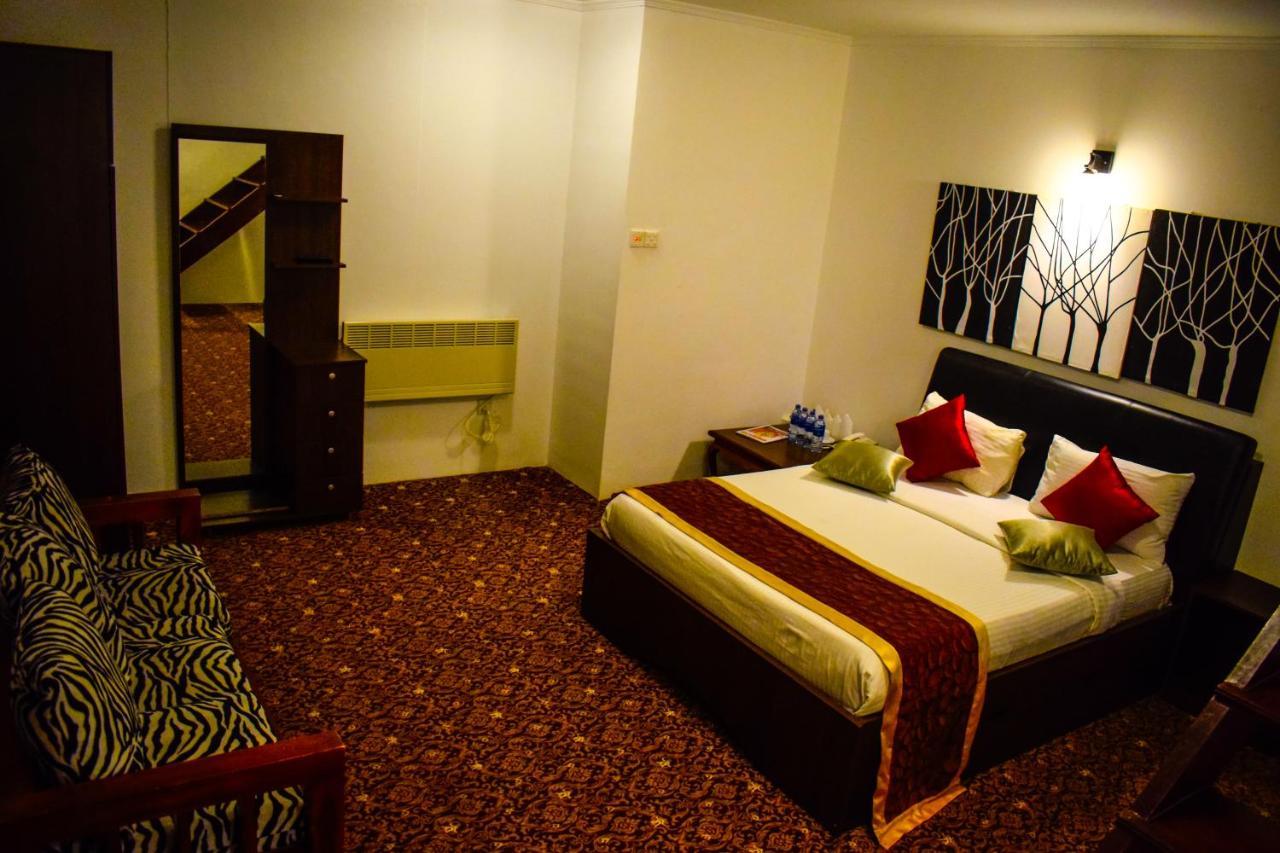 La Cottage Boutique Hotel & Restaurant Nuwara Eliya Bagian luar foto