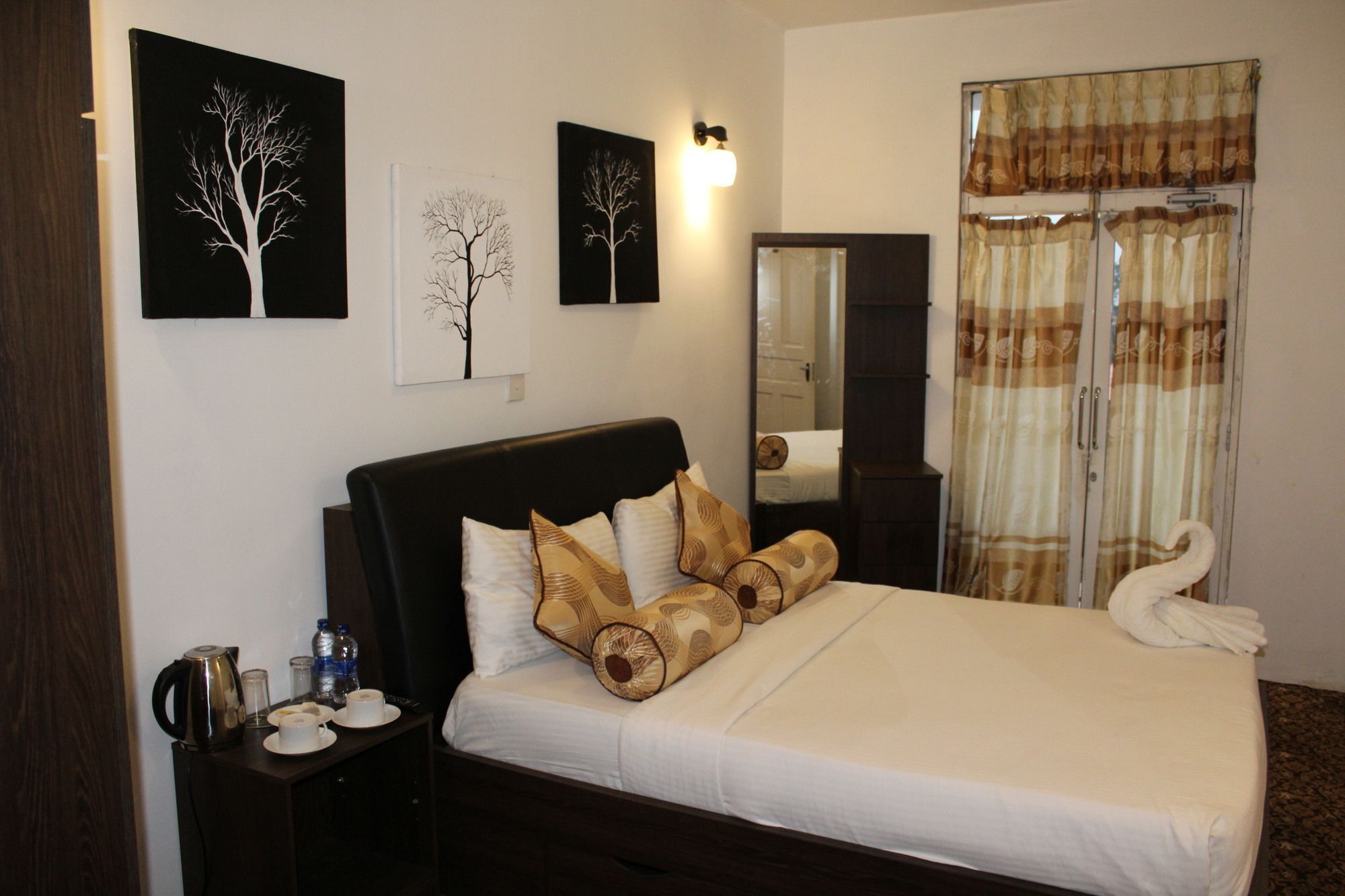 La Cottage Boutique Hotel & Restaurant Nuwara Eliya Bagian luar foto