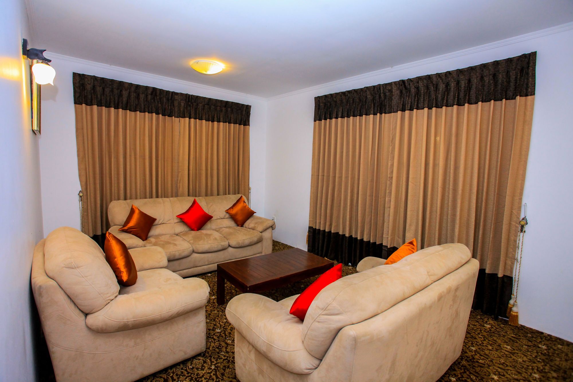 La Cottage Boutique Hotel & Restaurant Nuwara Eliya Bagian luar foto